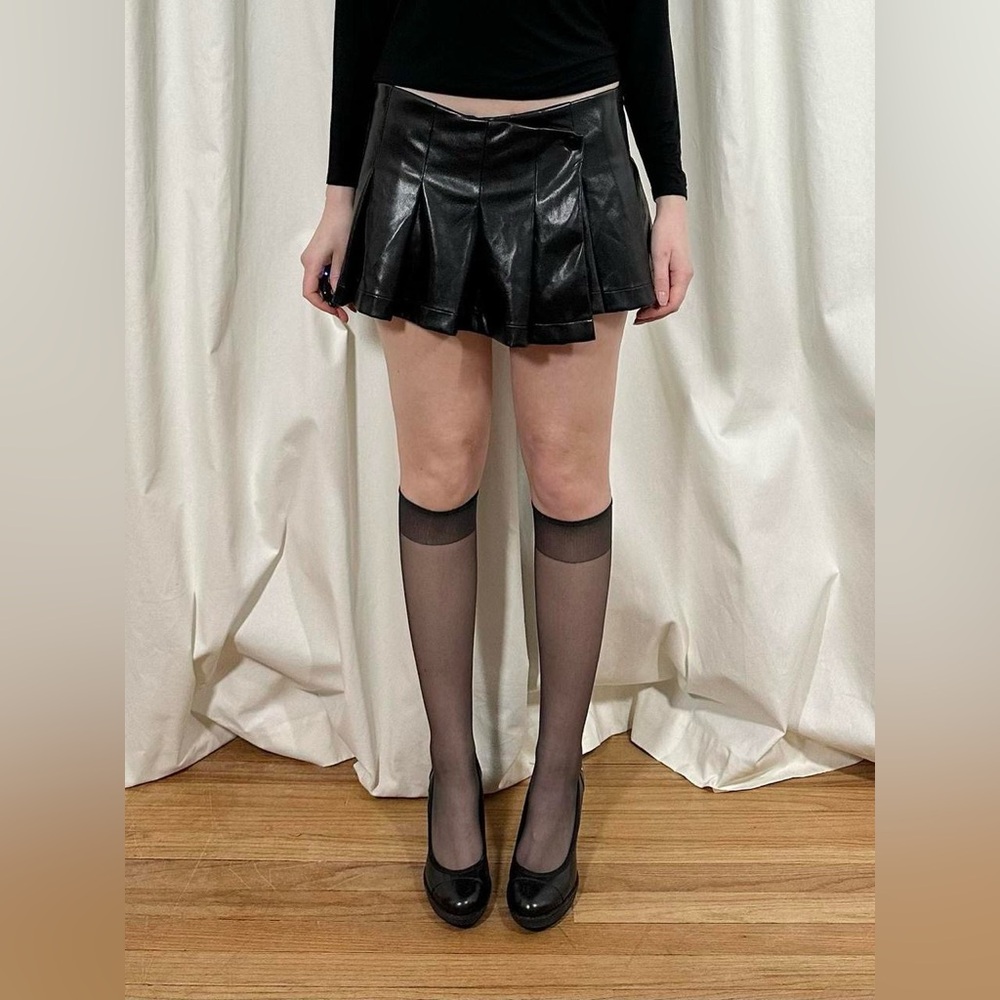 Low Rise Faux Leather Pleated Mini Skirt - Picture 2 of 8